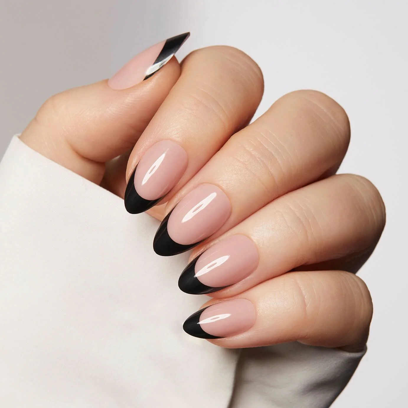 Duo: Blackout & Black French - Image 3